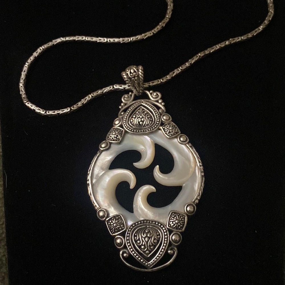 Exquisite Sarda Sterling and Mother of Pearl carved necklace